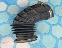 Патрубок воздушного фильтра для Audi A4 / B8 (2007-2015)  запчасти бу