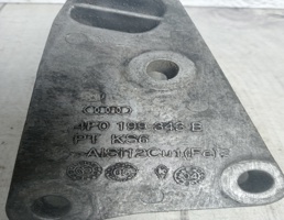 Опора двигателя для Audi A8 / D4 / 4E (2003-2010)  запчасти бу