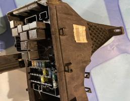 Корпус блока предохранителей для Volvo XC90 (2002-2015)  запчасти бу