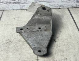 Кронштейн двигателя для Audi A8 / D2 / 4D (1994-1998)  запчасти бу