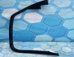 Уплотнитель двери задней правой для Audi A8 4H (2010-2017)  запчасти бу