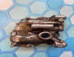 Крышка масляного насоса для Mazda  запчасти бу