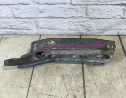 Кронштейн двигателя для VW Golf V (2003-2009)  запчасти бу