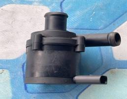 Насос водяной дополнительный для VW Passat CC (2008-)  запчасти бу