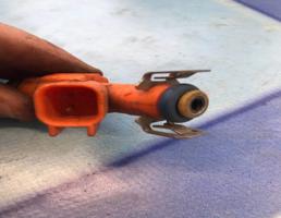 Форсунка топливная бензиновая для Mazda  запчасти бу