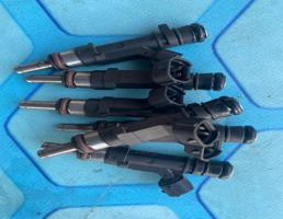 Форсунка топливная бензиновая для Audi A6 / C6 4F (2004-2011)  запчасти бу