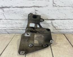 Кронштейн генератора для VW Passat B6 (2005-2010)  запчасти бу