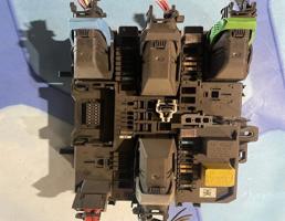 Блок предохранителей  для Opel Astra H (2004-2015)  запчасти бу