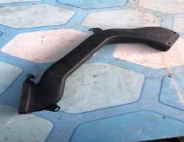 воздуховод отопителя салона для Audi A8 / D4 / 4E (2003-2010)  запчасти бу