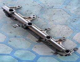 Топливная рампа для VW Passat B6 (2005-2010)  запчасти бу