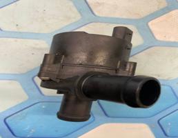 Насос водяной дополнительный для Audi A3 III / 8V (2013-2016)  запчасти бу