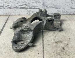 Кронштейн для Peugeot  запчасти бу