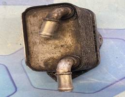 Радиатор масляный для Audi A6 / C6 4F (2004-2011)  запчасти бу