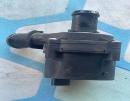 Насос водяной дополнительный для Skoda Octavia / A7 / (2013-2021)  запчасти бу