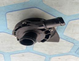 Насос водяной дополнительный для VW Golf VII (2012-2017)  запчасти бу