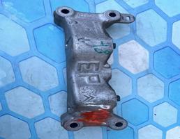 Кронштейн двигателя для Peugeot 308 I (2007-2015)  запчасти бу