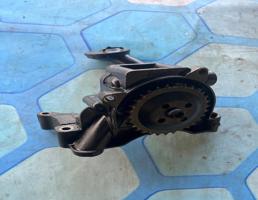 Масляный насос для Audi A3 / 8P1 (2003-2013)  запчасти бу