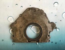 Крышка коленвала задняя для Audi A6 / C5 (1997-2004)  запчасти бу