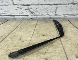 Поводок стеклоочистителя заднего для Renault  запчасти бу