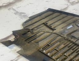 Защита двигателя  для Audi A4 / B8 (2007-2015)  запчасти бу