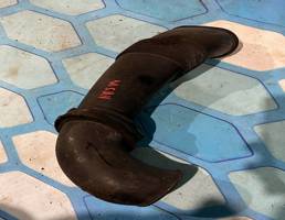 Патрубок воздушного фильтра для VW Touareg 1 (2002-2007)  запчасти бу