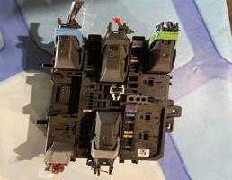 Блок предохранителей  для Opel Astra H (2004-2015)  запчасти бу