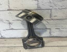 Поршень в сборе с шатуном для Audi A4 / B6 (2000-2004)  запчасти бу