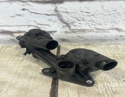 Корпус термостата для VW Golf V (2003-2009)  запчасти бу