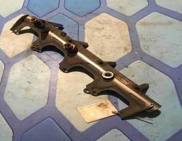 Топливная рампа для VW Passat B6 (2005-2010)  запчасти бу