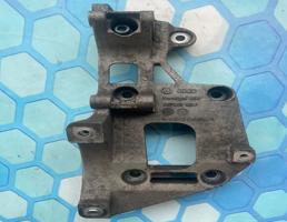 Кронштейн генератора для VW Passat B6 (2005-2010)  запчасти бу