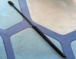 Амортизатор капота для Volvo XC90 (2002-2015)  запчасти бу