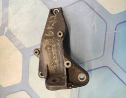 Кронштейн для Audi A4 / B6 (2000-2004)  запчасти бу