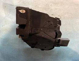 Замок двери задней левой для Mazda 3 BK (2002-2009)  запчасти бу