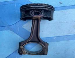 Поршень в сборе с шатуном для Audi A3 / 8P1 (2003-2013)  запчасти бу