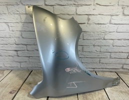 Крыло переднее правое для VW Touareg 1 (2002-2007)  запчасти бу