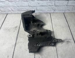 Кронштейн генератора для VW Passat B6 (2005-2010)  запчасти бу