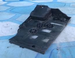 Крепление АКБ (корпус/подставка) для Land Rover Discovery III (2004-2009)  запчасти бу