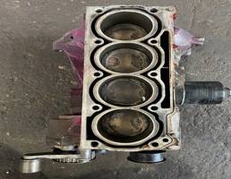 Блок цилиндров двигателя в сборе для VW Golf V (2003-2009)  запчасти бу