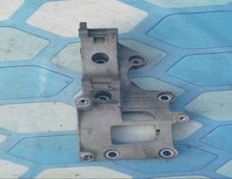 Кронштейн генератора для VW Passat B6 (2005-2010)  запчасти бу