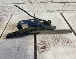 Петля капота правая для VW Passat B6 (2005-2010)  запчасти бу