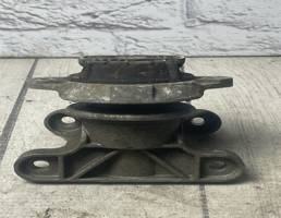 Кронштейн кпп для Audi A4 / B7 (2005-2007)  запчасти бу