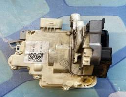 Замок двери передней правой для Audi A7 (2011-)  запчасти бу