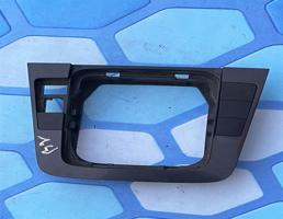 Накладка декоративная на торпедо для VW Passat B6 (2005-2010)  запчасти бу