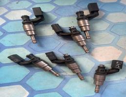 Форсунка топливная бензиновая для VW Passat B6 (2005-2010)  запчасти бу