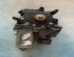 Моторчик стеклоподъемника передний левый для Audi A8 / D2 / 4D (1994-1998)  запчасти бу