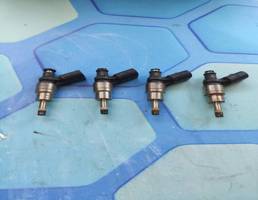 Форсунка топливная бензиновая для VW Passat B6 (2005-2010)  запчасти бу