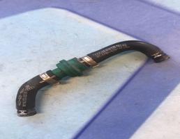 Трубка вакуумная для Audi A4 / B6 (2000-2004)  запчасти бу