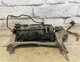 Компрессор пневмоподвески для VW Touareg 1 (2002-2007)  запчасти бу