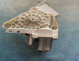 Моторчик стеклоподъемника задний правый для Audi Q5 / 8R (2008-2012)  запчасти бу