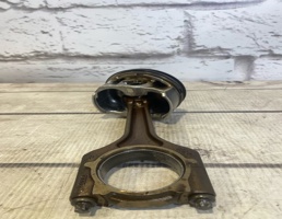 Поршень в сборе с шатуном для Audi A3 / 8P1 (2003-2013)  запчасти бу